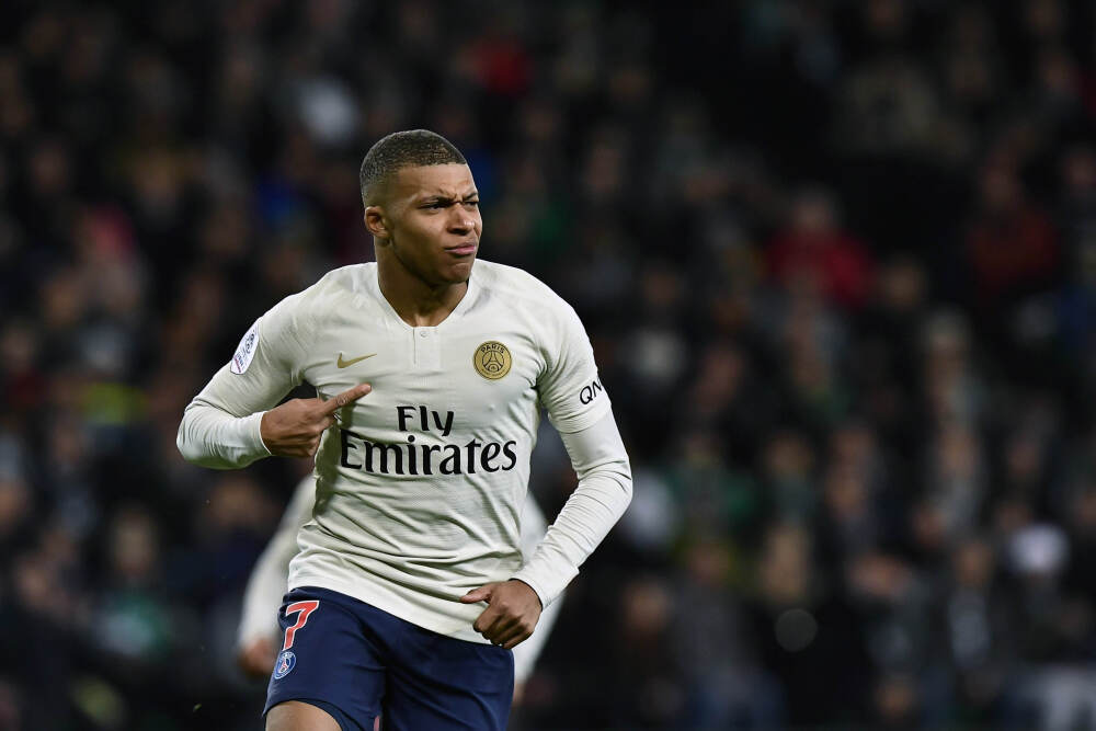 为阻止中国收回香港，英国曾准备48枚原子弹，后来为何放弃了？